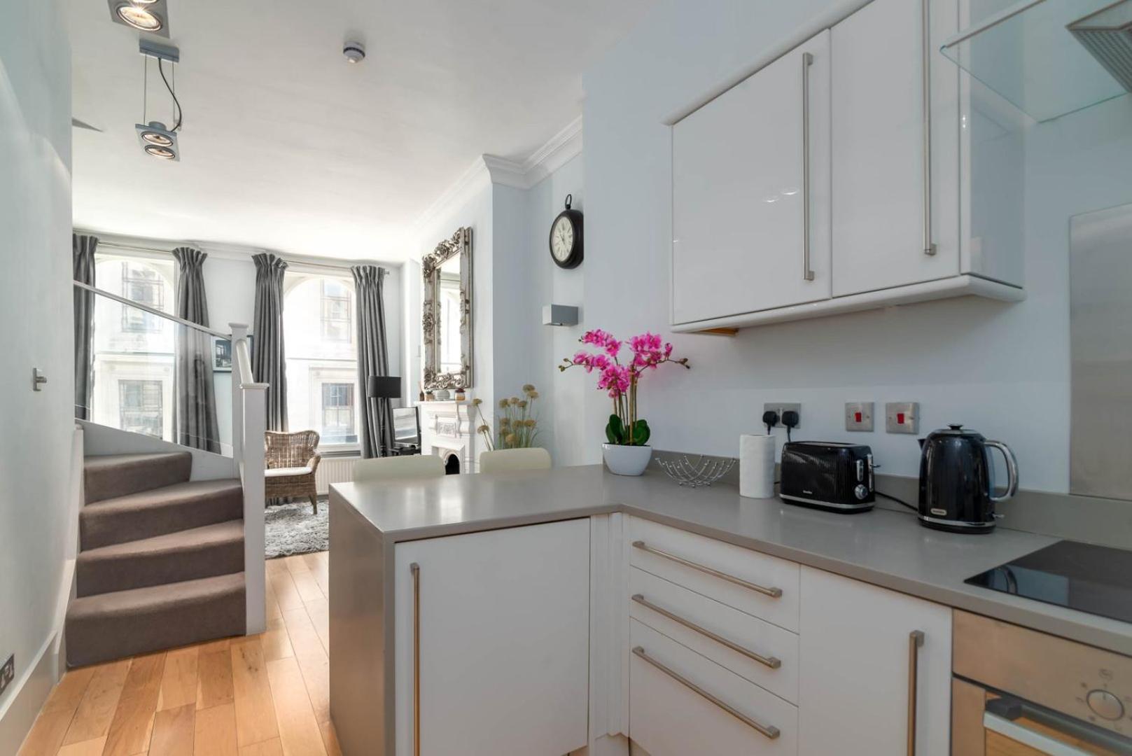런던 Guestready - Stunning Covent Garden 2Br Duplex 아파트 외부 사진